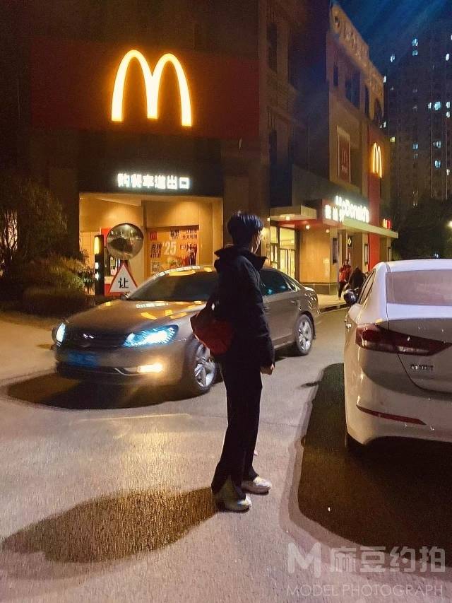 黑白模特