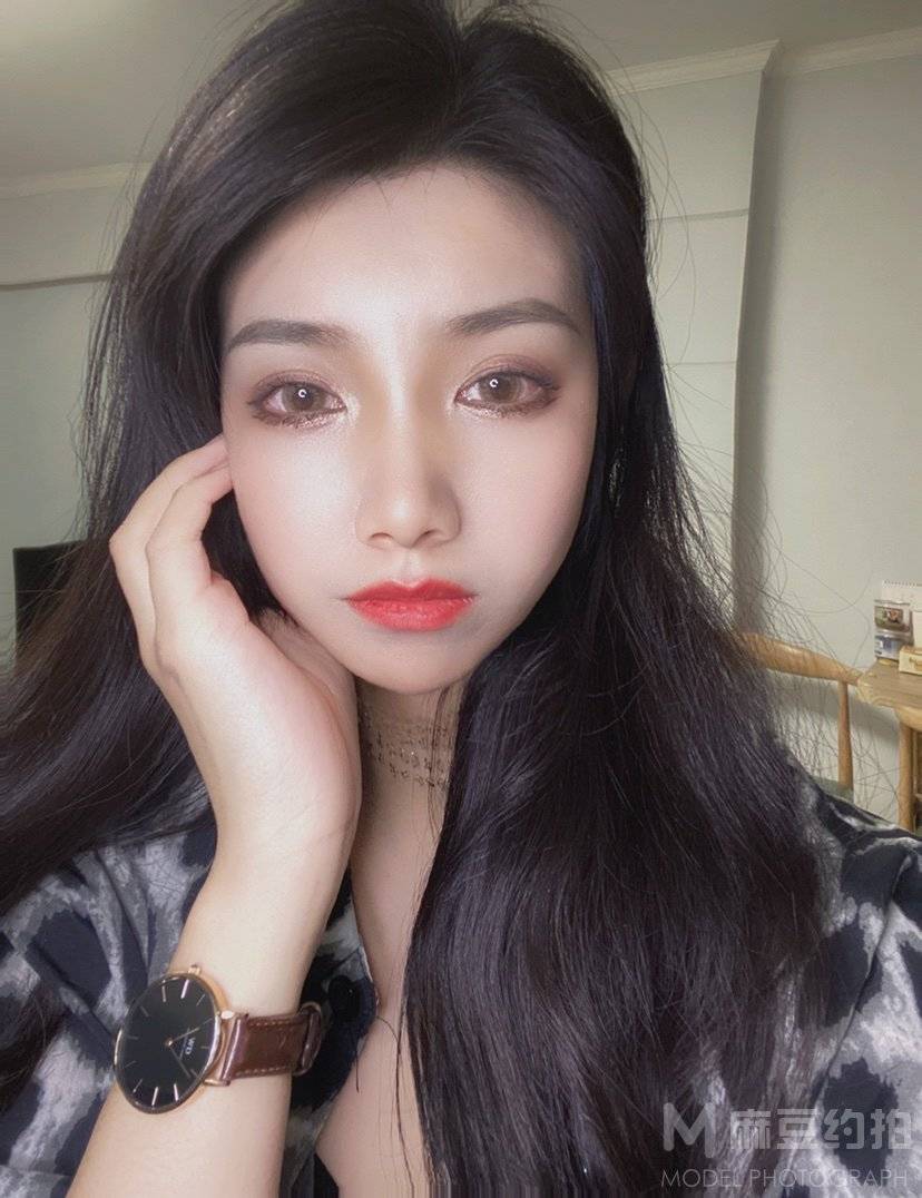 妆容模特