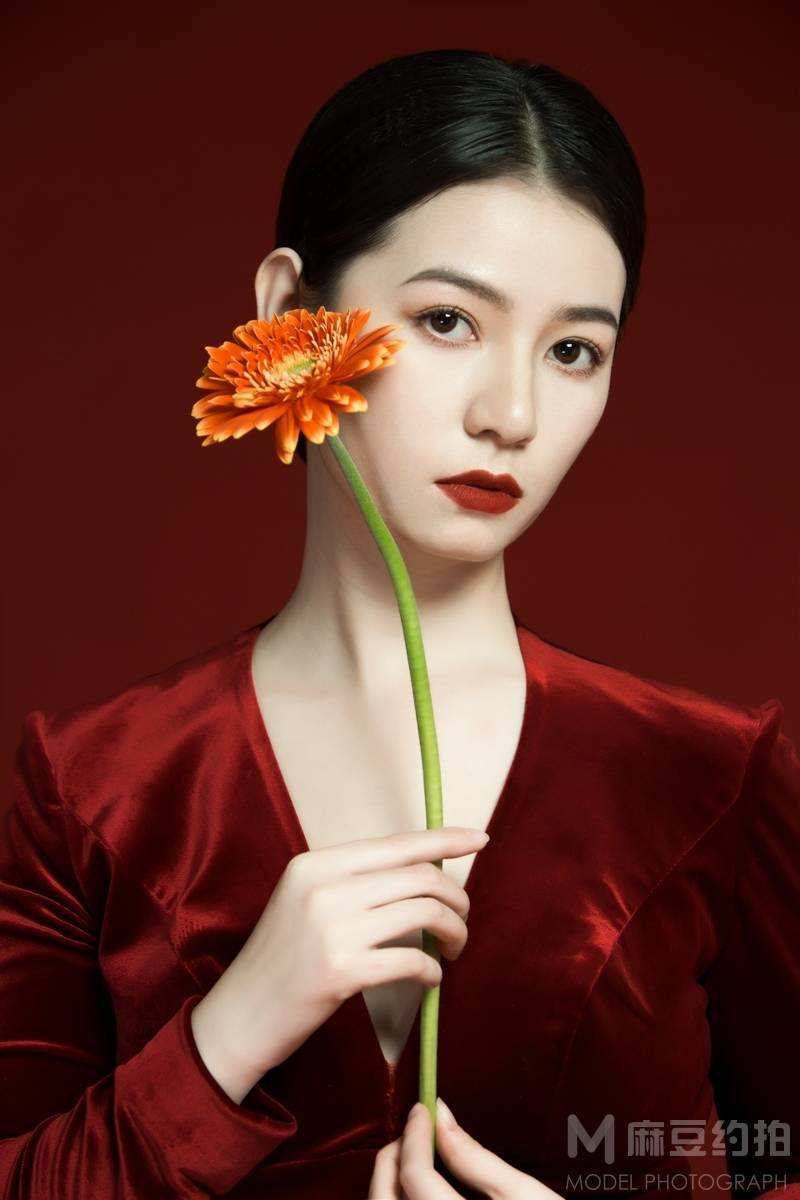 情绪模特