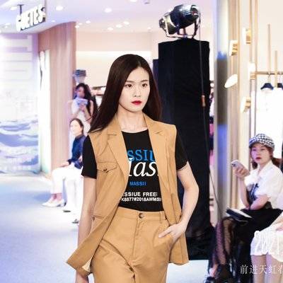 校园模特