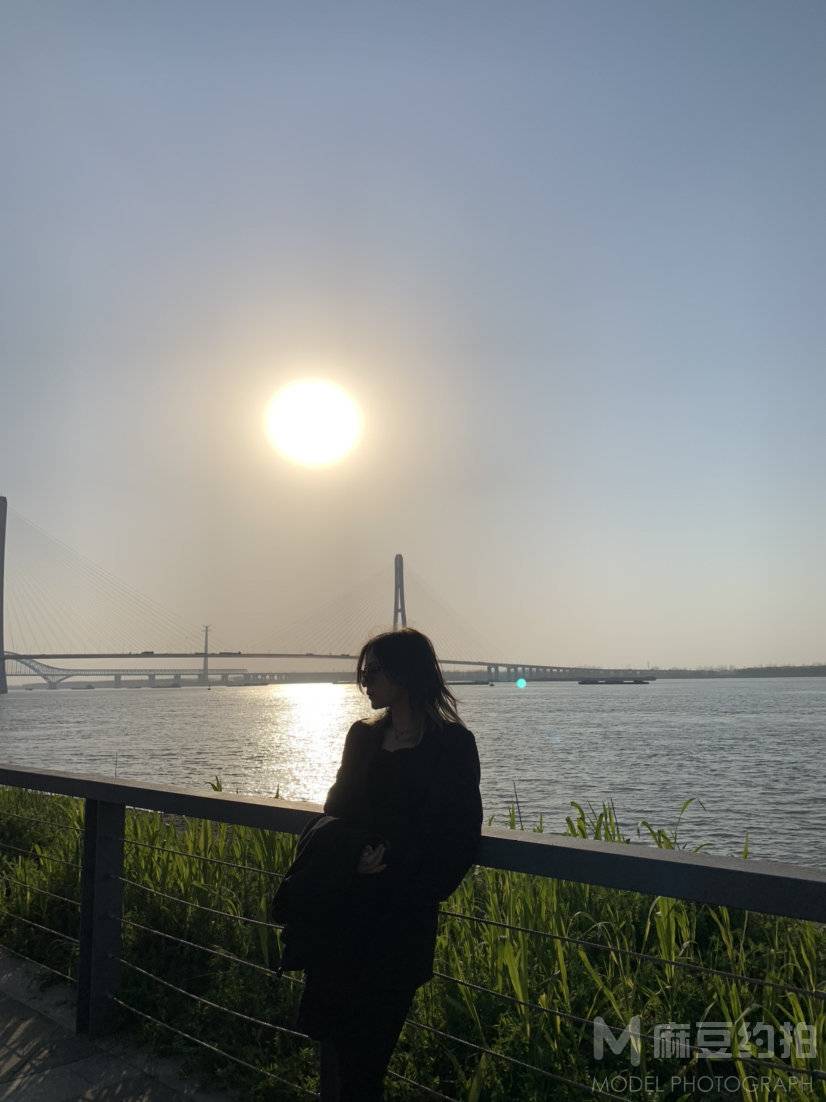 黑白模特