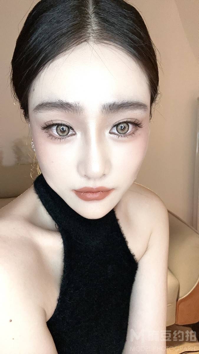 纪实模特