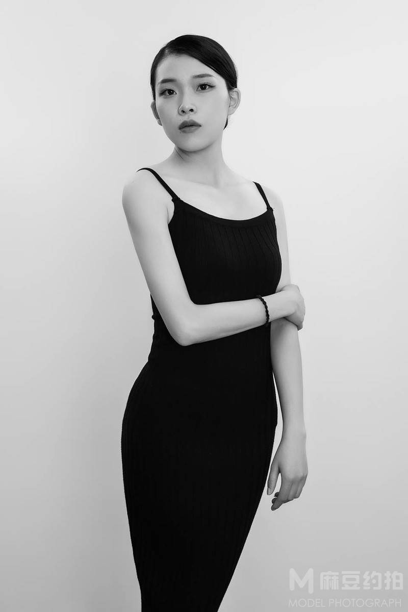黑白模特