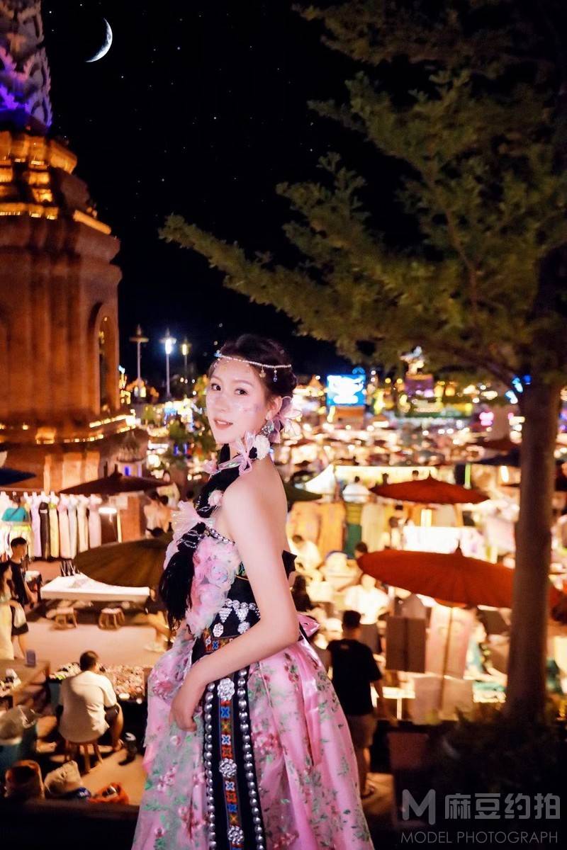 夜景模特
