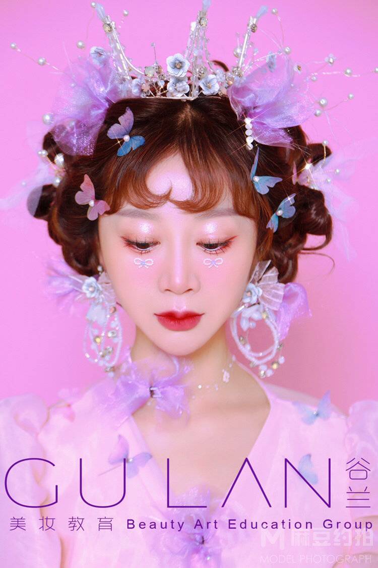 妆容模特