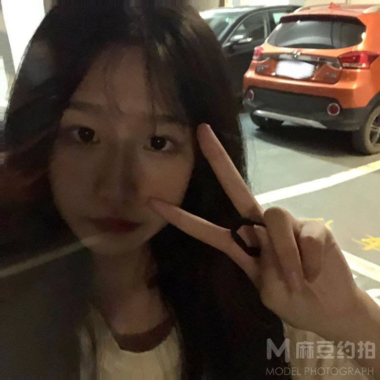 黑白模特