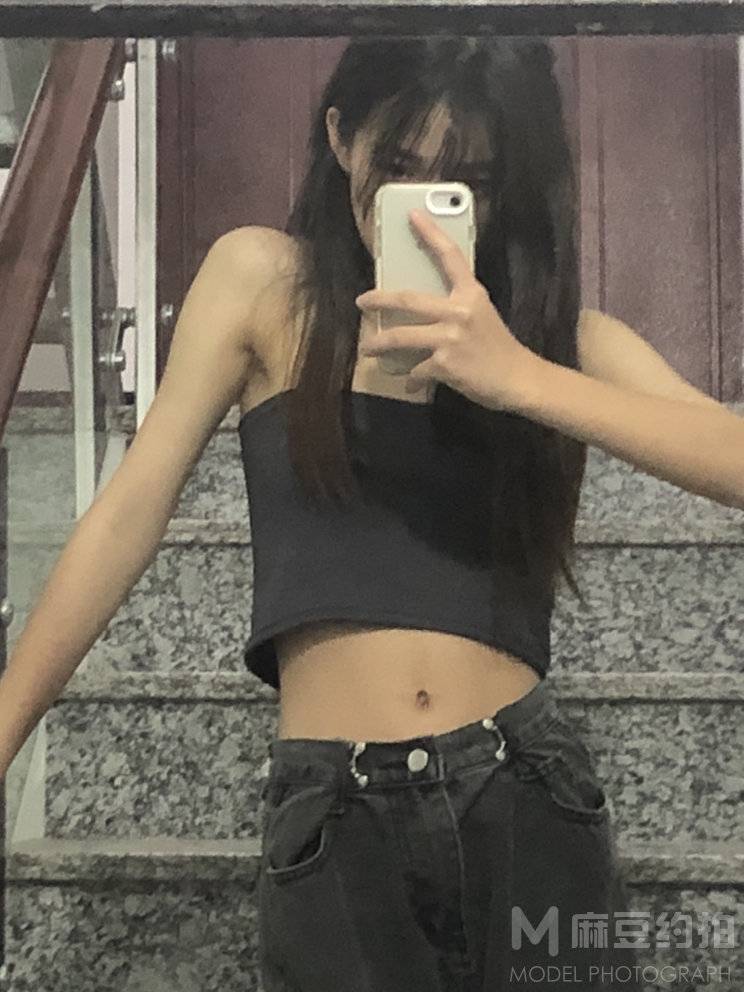 黑白模特