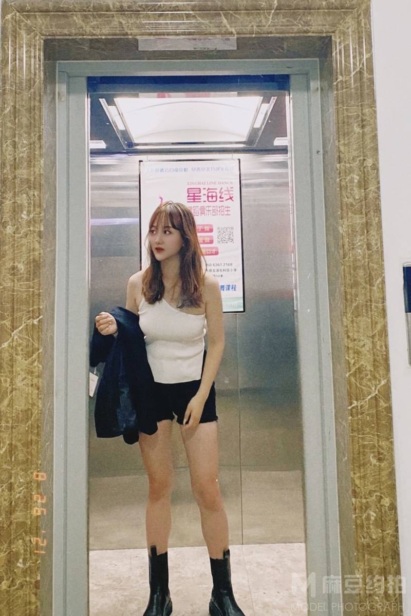清新模特
