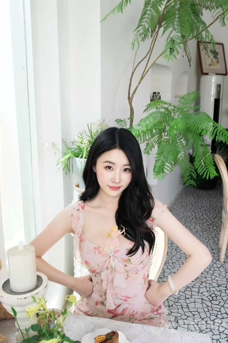 清新模特