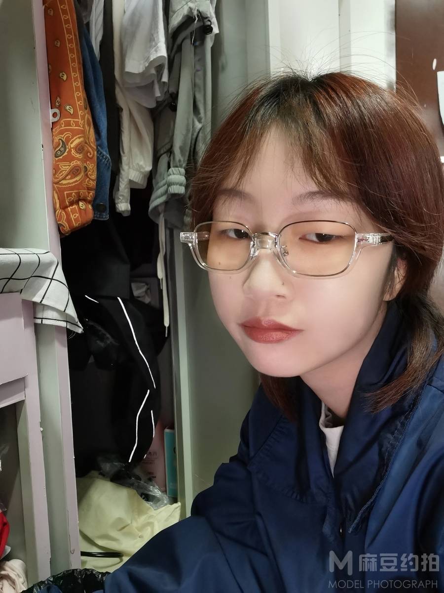 黑白模特