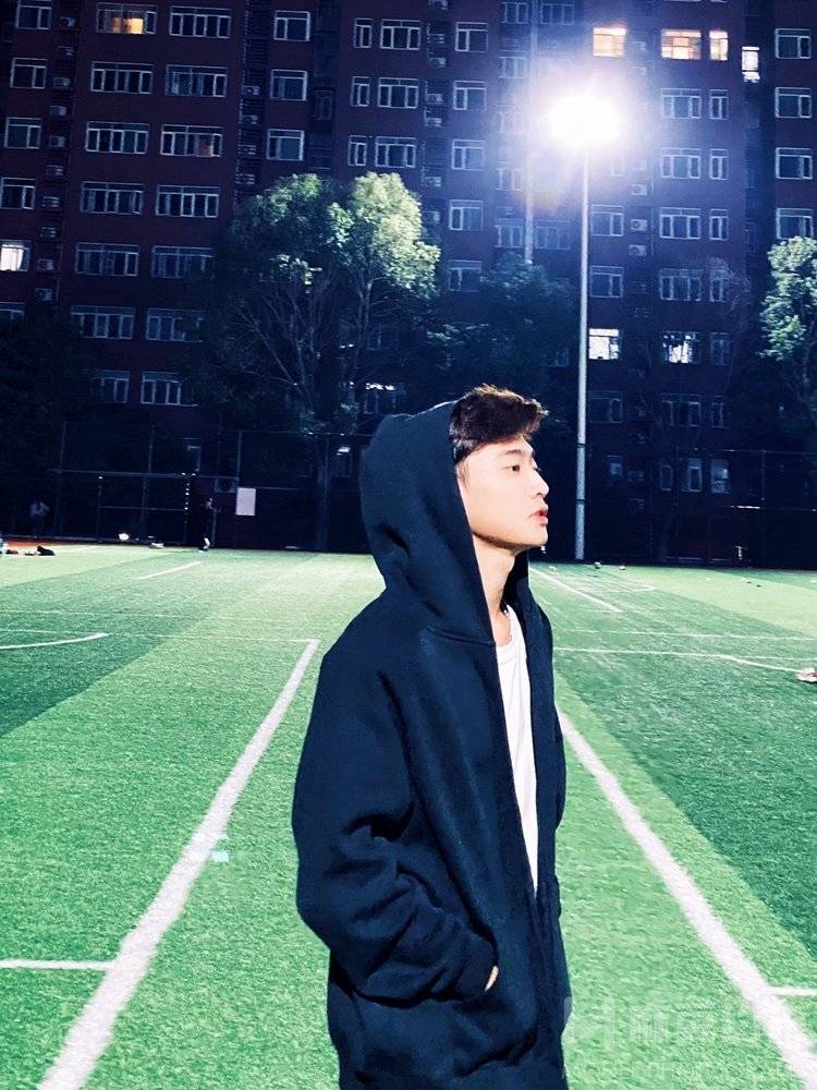 黑白模特