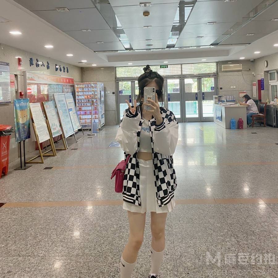 校园模特