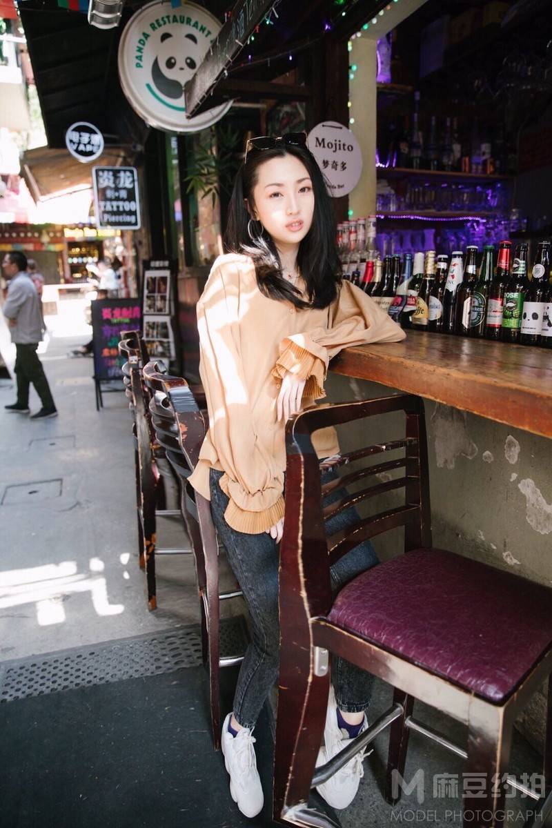 情绪模特