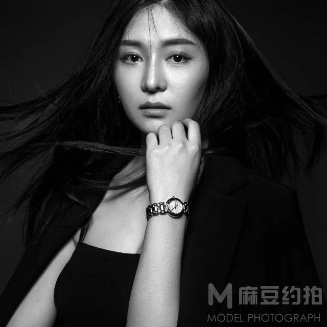 黑白模特