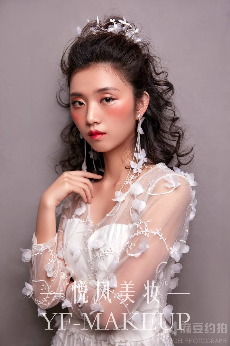 妆容模特