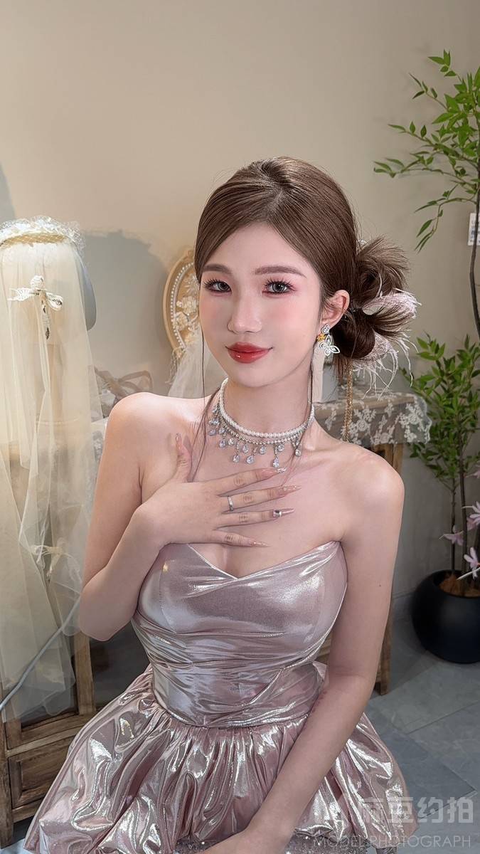 妆容模特