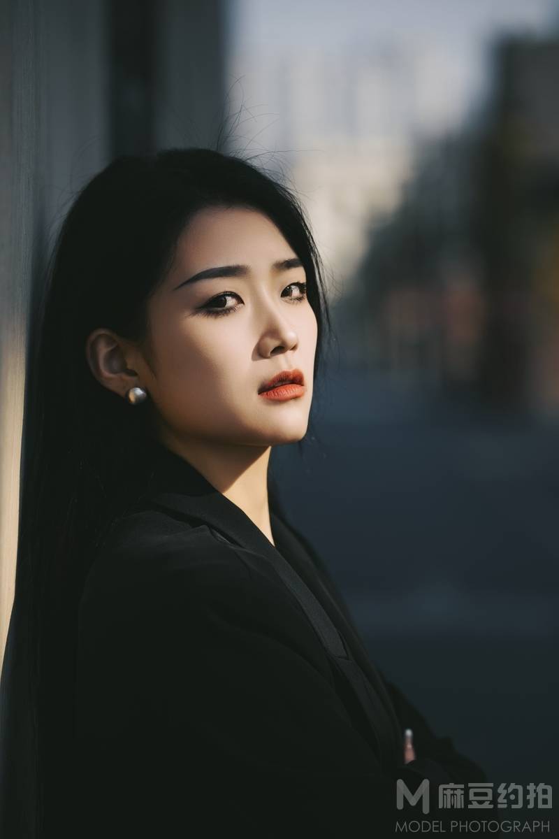 情绪模特