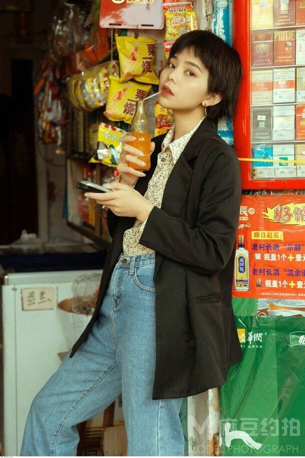 校园模特