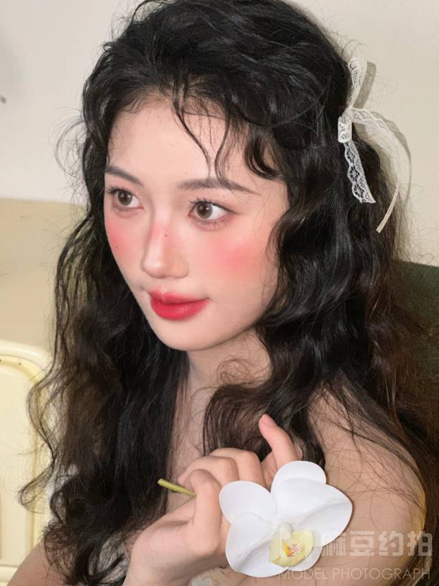 妆容模特