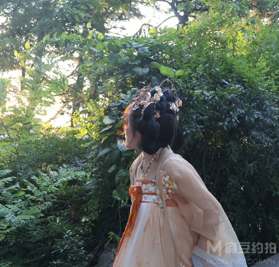 妆容模特