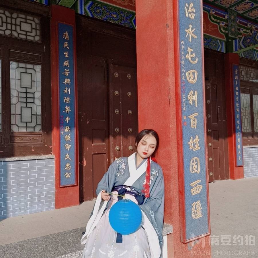 汉服模特