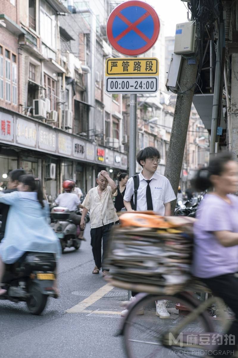 校园模特