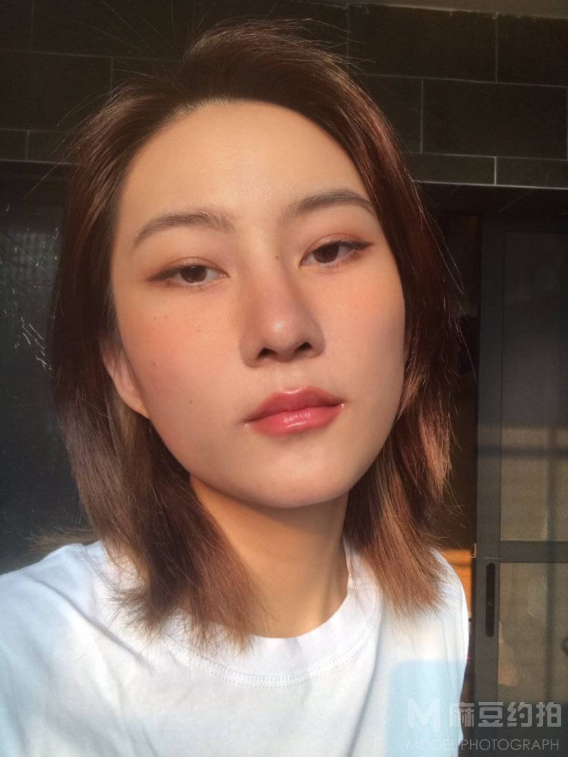 妆容模特
