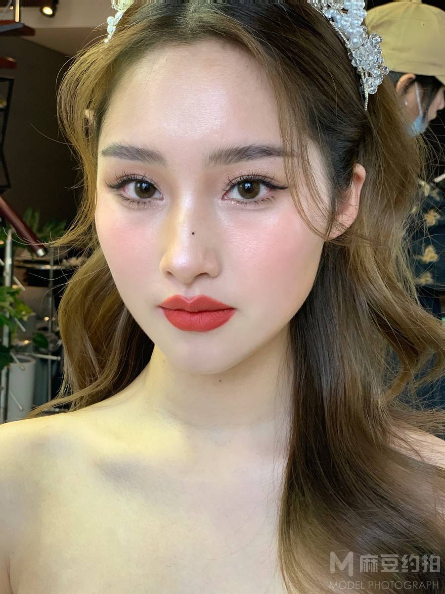 妆容模特