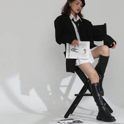 黑白模特