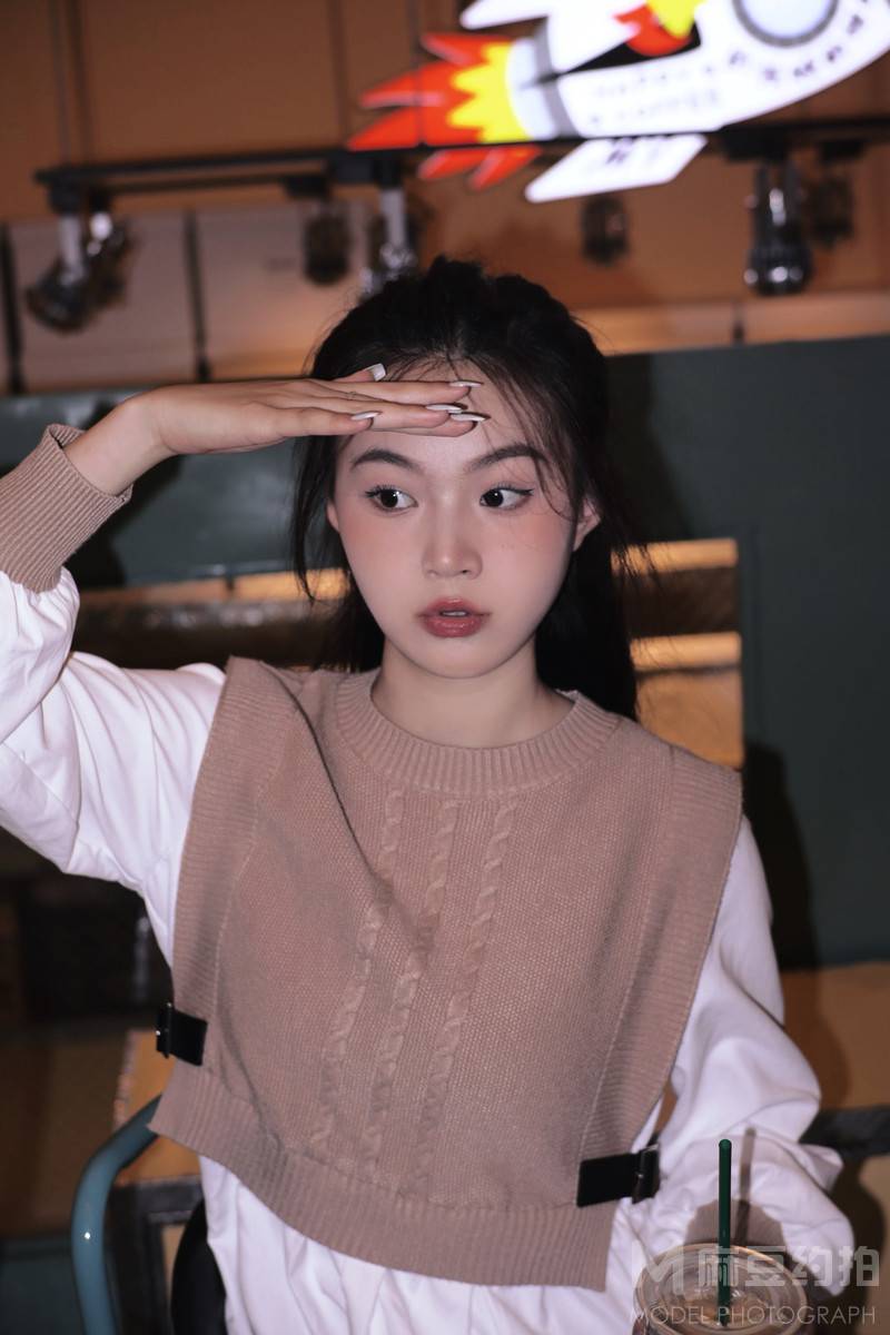情绪模特