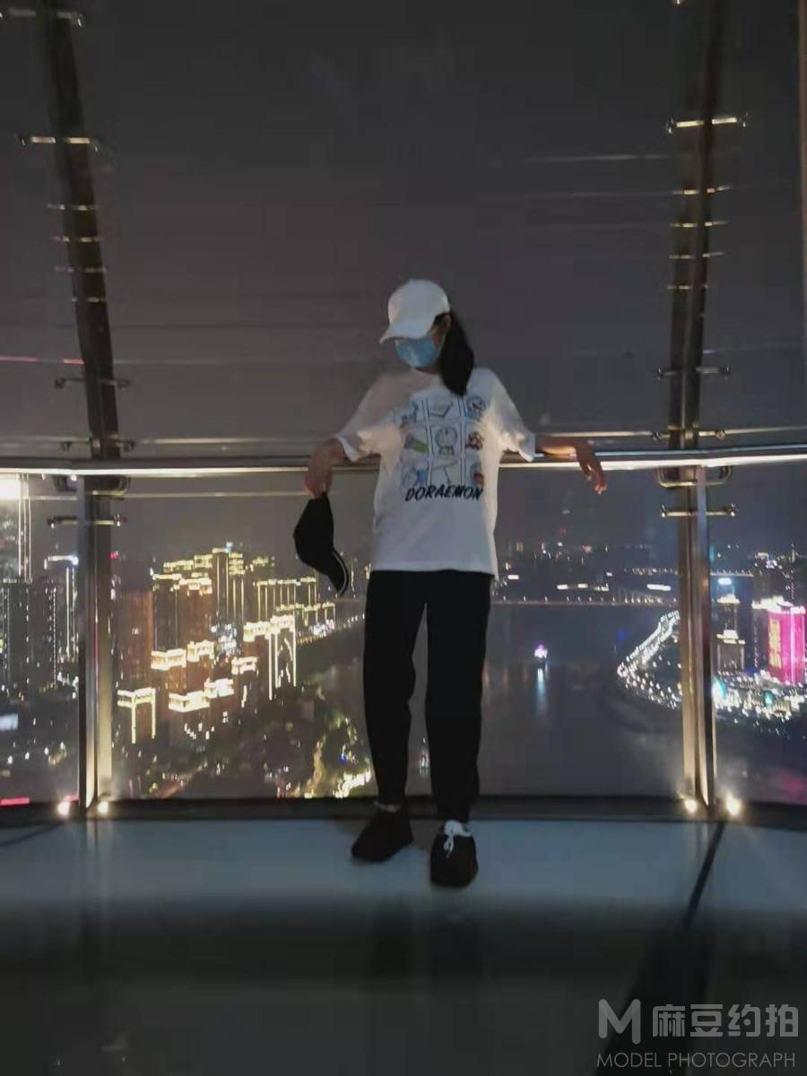 夜景模特