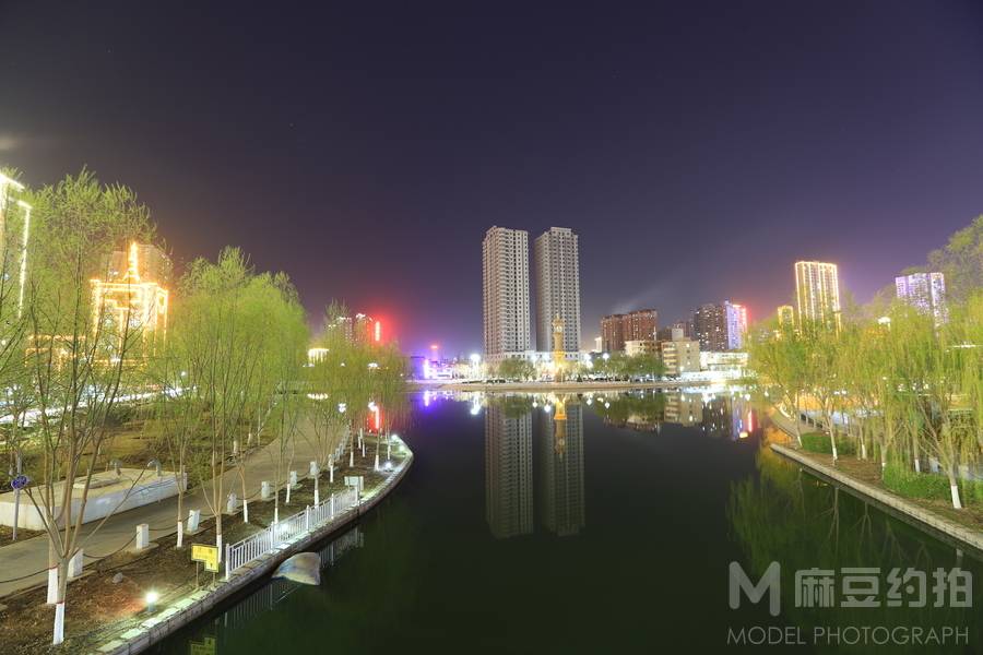 夜景模特