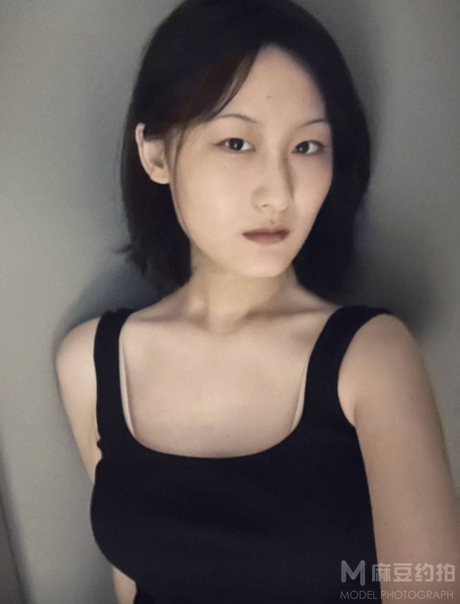 黑白模特