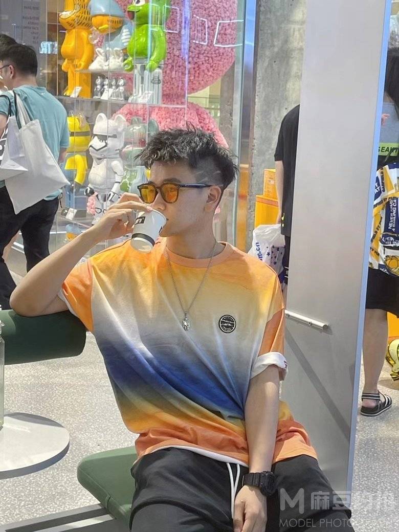 黑白模特