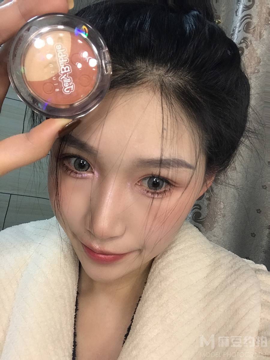 妆容模特