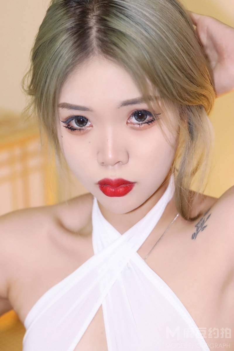 黑白模特