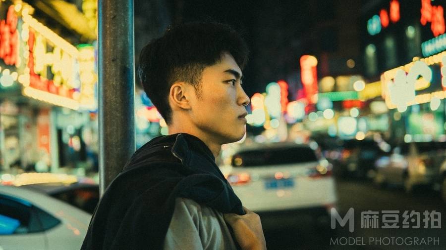 情绪模特