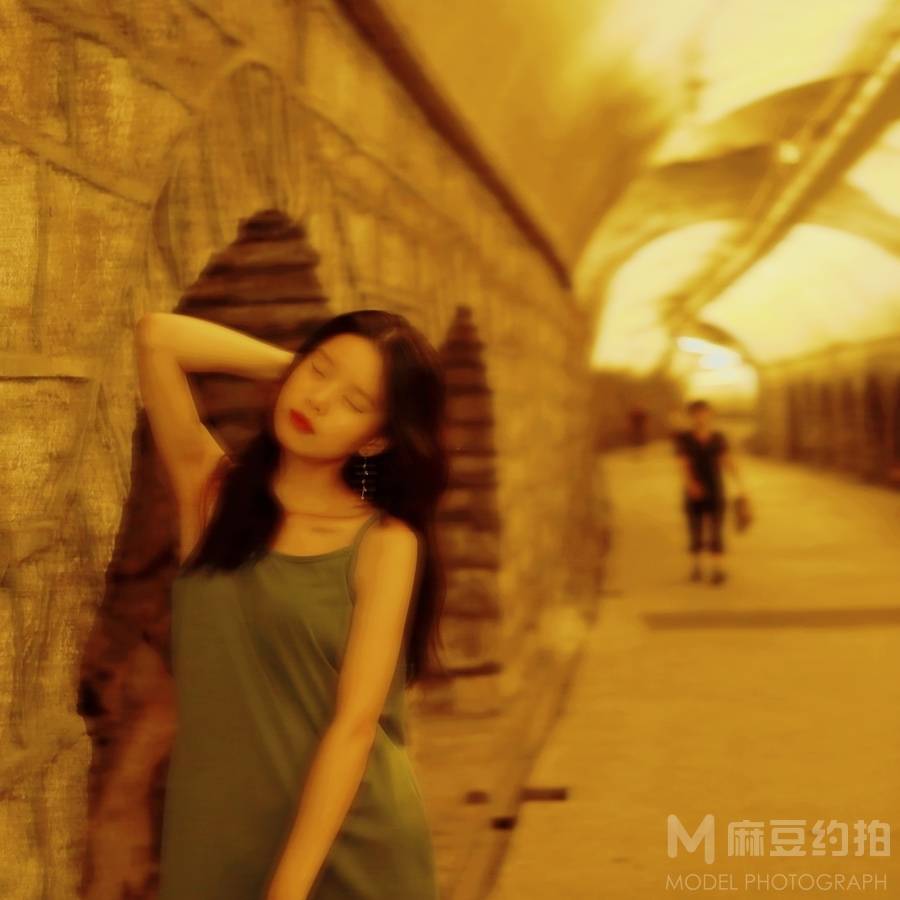情绪模特