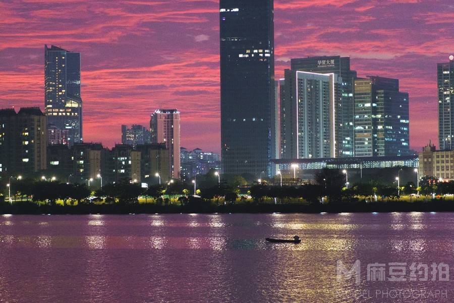 夜景模特
