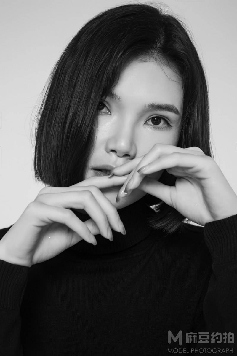 黑白模特