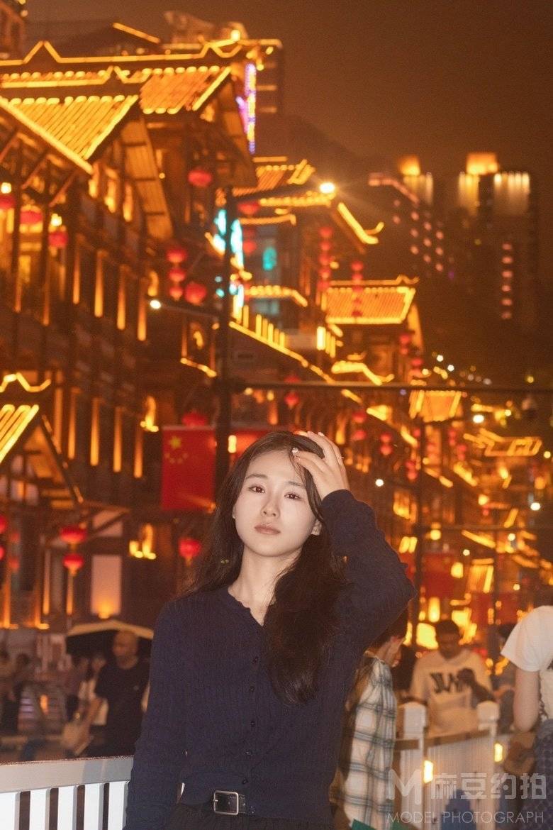 情绪模特