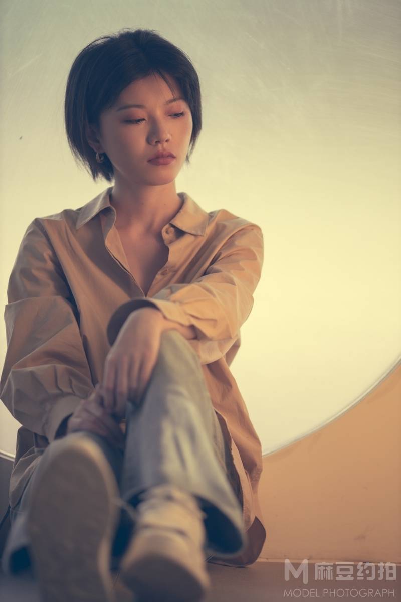 情绪模特