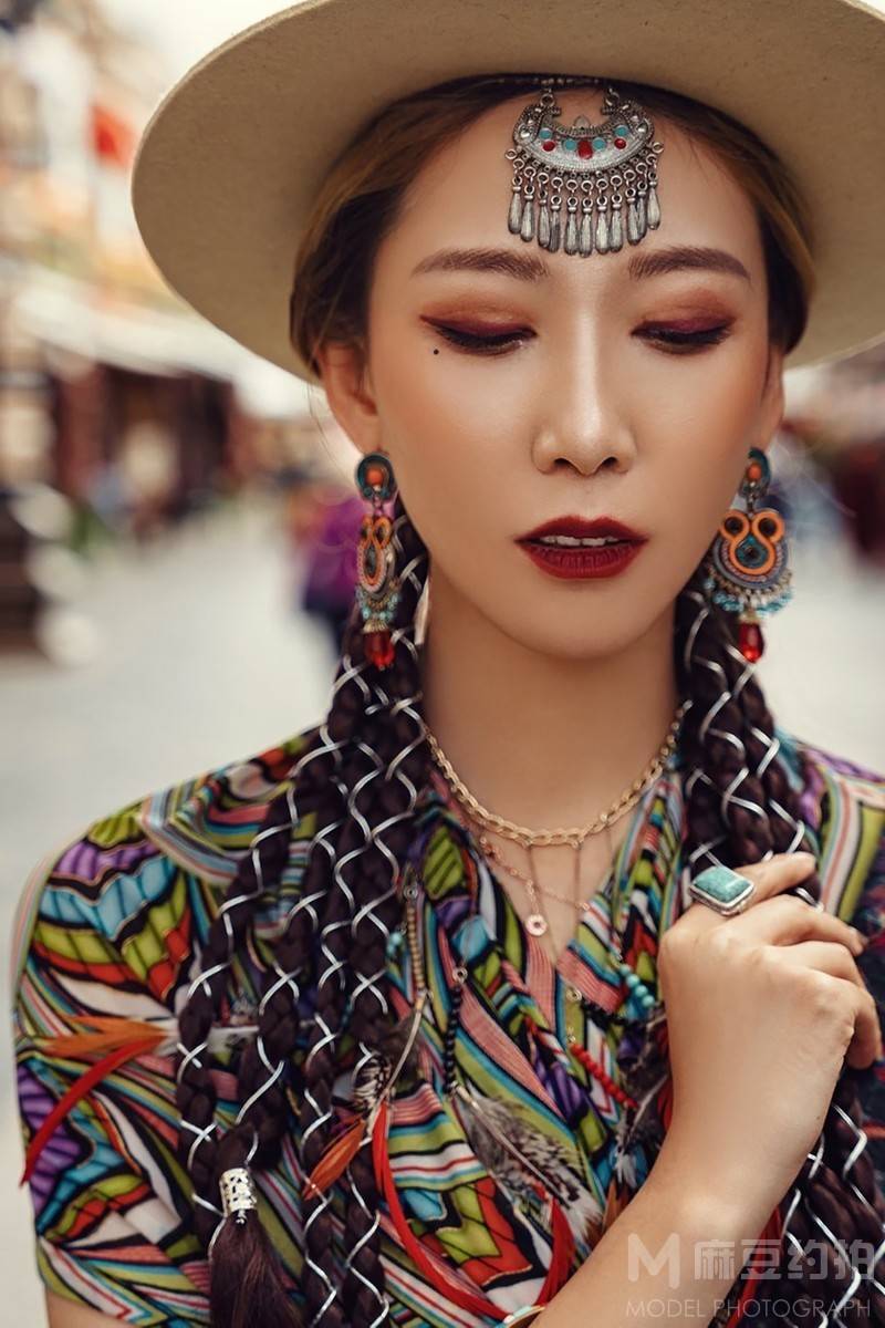 情绪模特