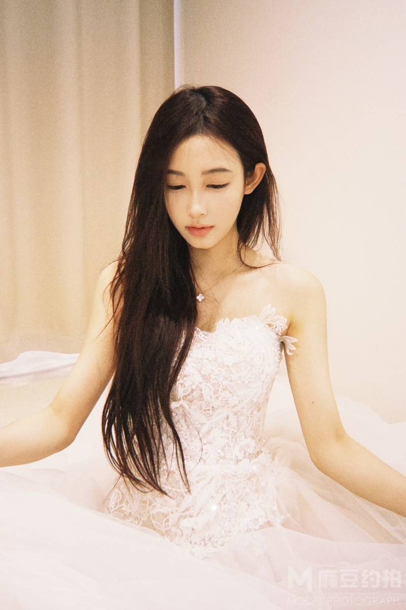 宝丽来模特
