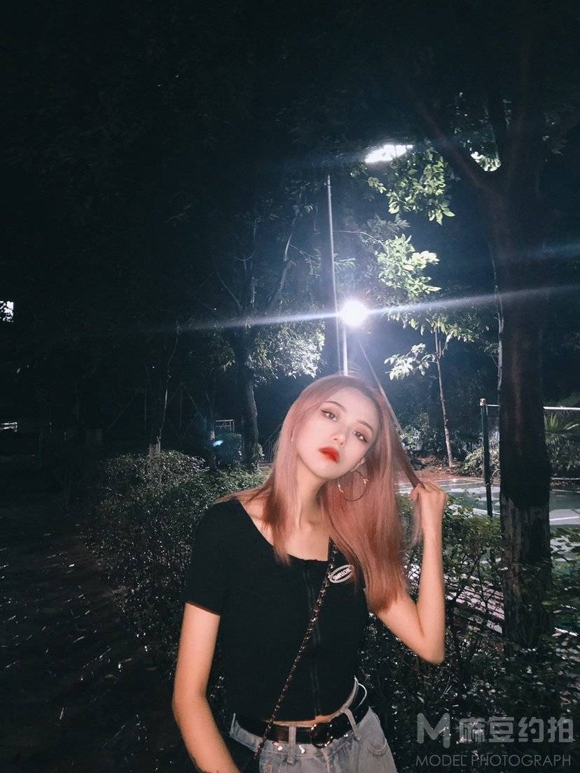 夜景模特