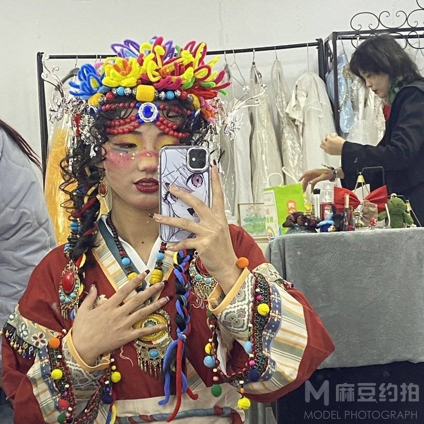 情绪模特