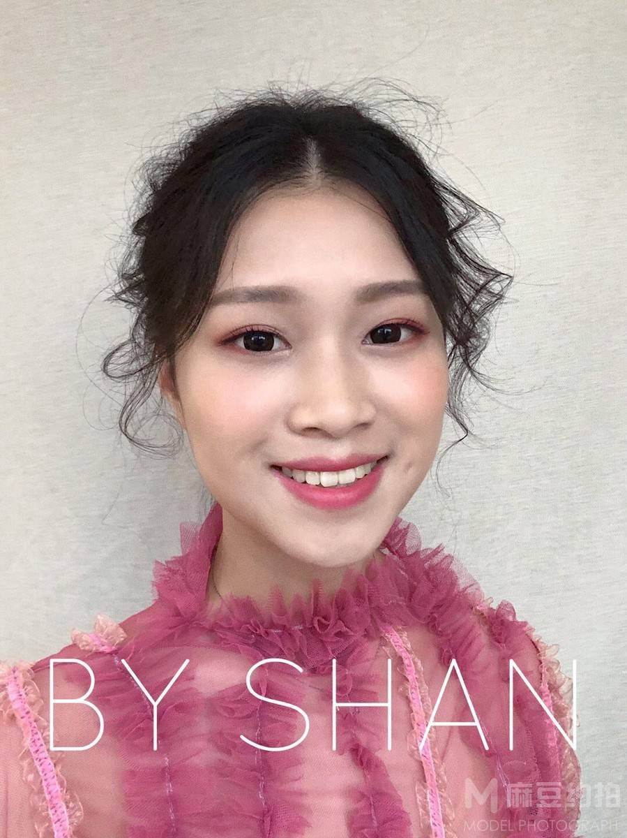 妆容模特