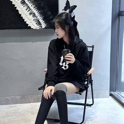 黑白模特