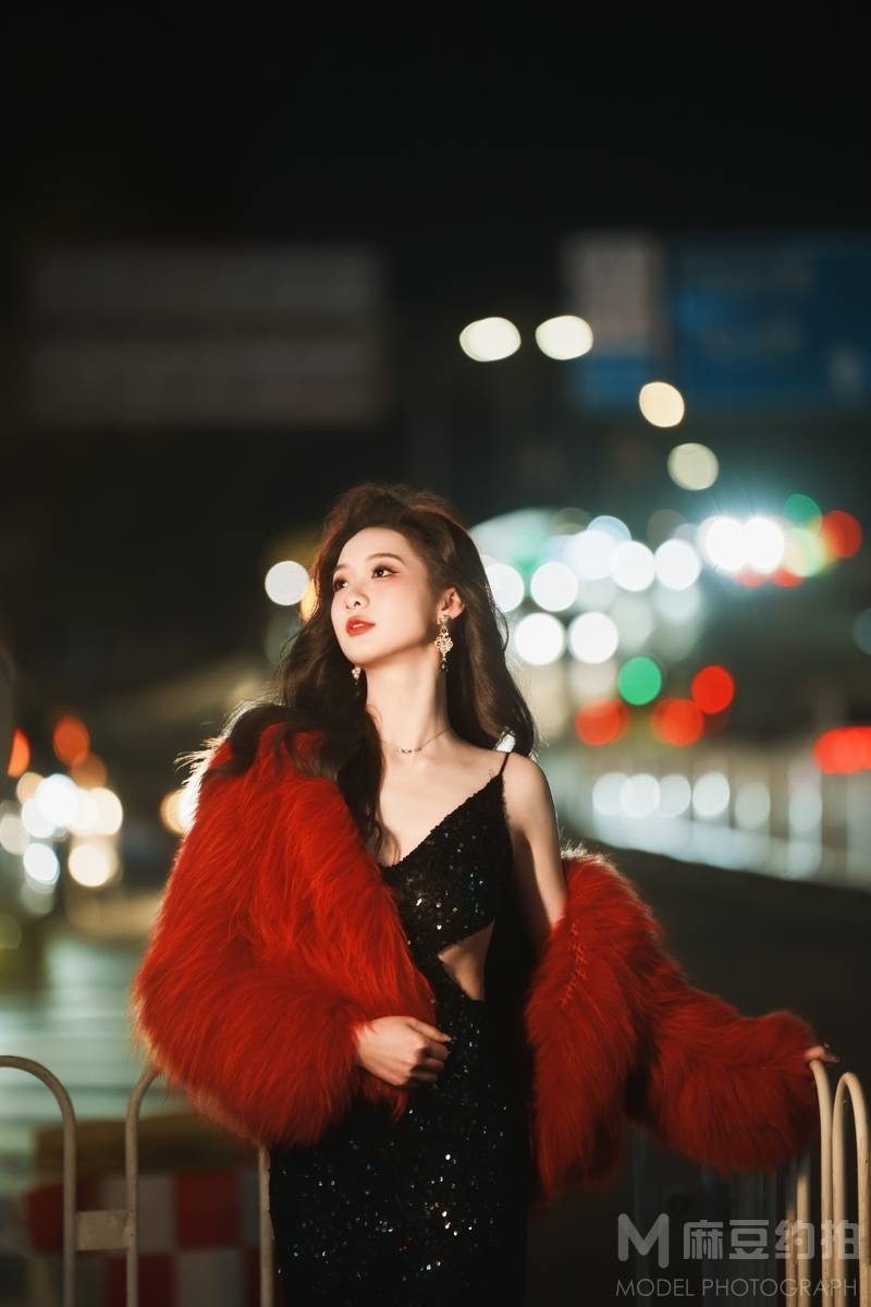 情绪模特