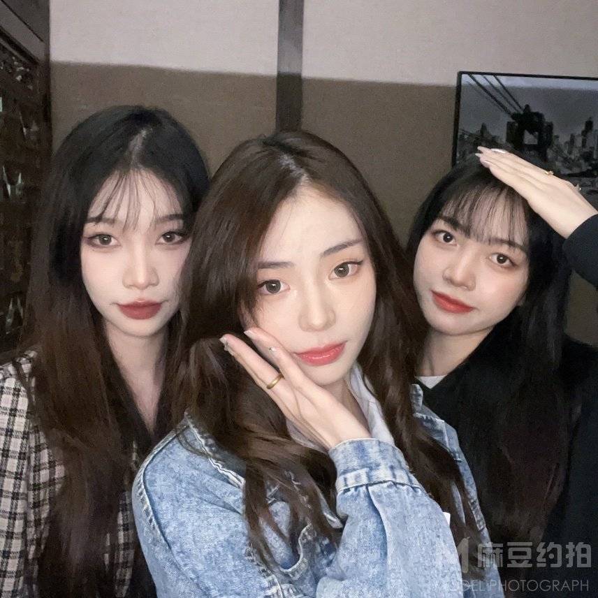 黑白模特
